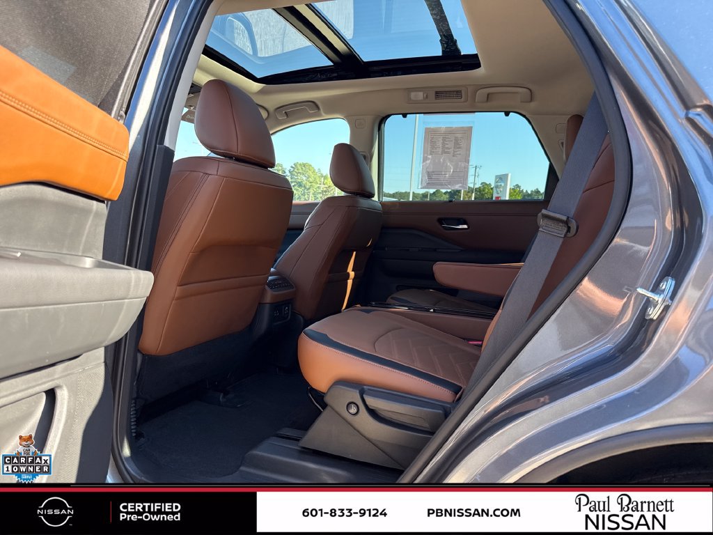 Certified 2025 Nissan Pathfinder Platinum FWD image 28