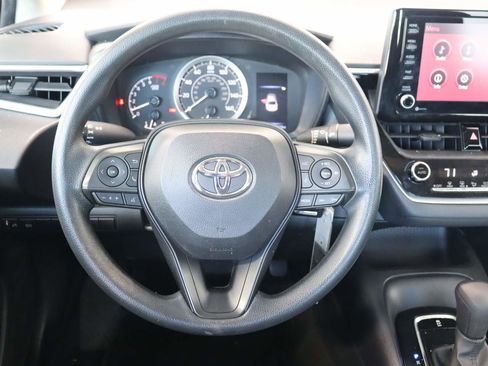 Used 2022 Toyota Corolla LE image 9