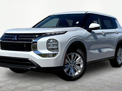 New 2026 Mitsubishi Outlander ES