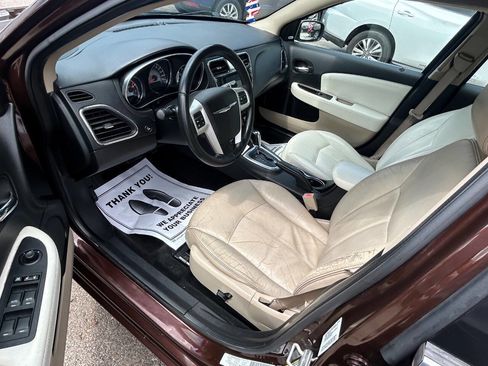 Used 2013 Chrysler 200 Limited FWD image 6