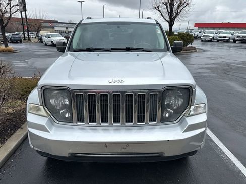 Used 2012 Jeep Liberty Limited Jet w/ Comfort/Convenience Group image 2