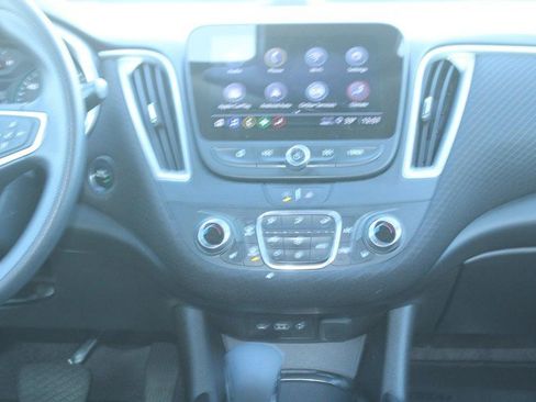 Used 2025 Chevrolet Malibu LT FWD image 15