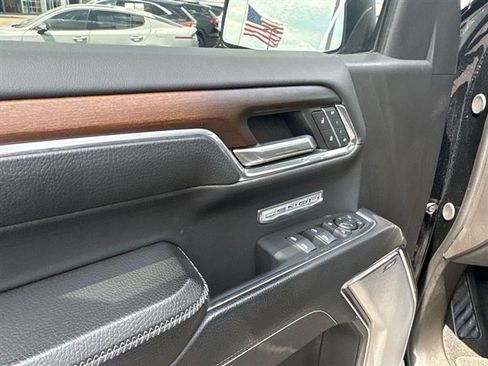 Used 2024 GMC Sierra 1500 Denali w/ Denali Reserve Package AWD/4WD image 24