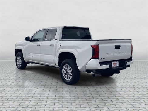 Certified 2025 Toyota Tacoma SR5 image 4