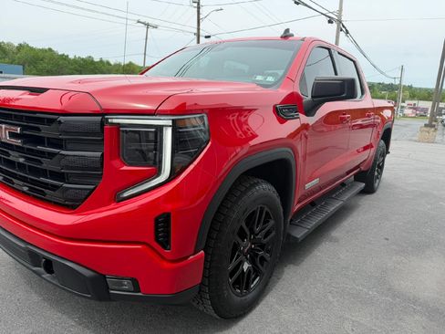 Used 2022 GMC Sierra 1500 Elevation AWD/4WD image 1