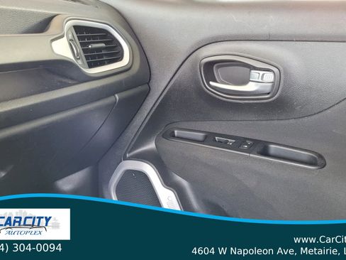 Used 2019 Jeep Renegade Latitude image 7