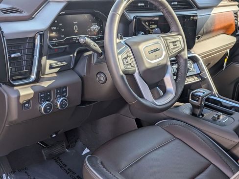 Used 2025 GMC Sierra 1500 Denali AWD/4WD image 16