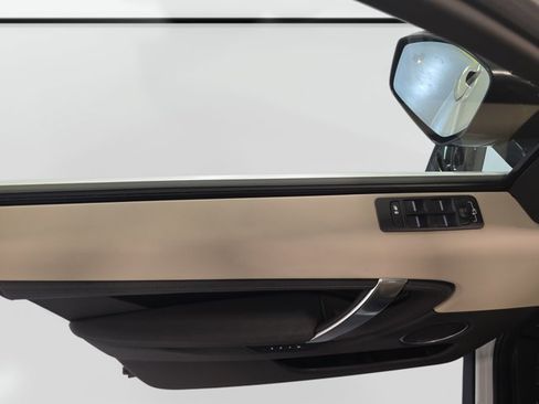 Used 2021 Land Rover Discovery Sport SE AWD/4WD image 28