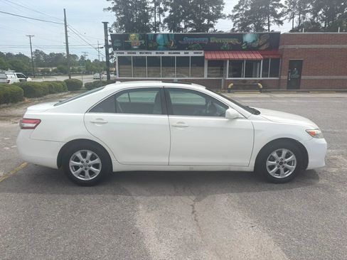 Used 2011 Toyota Camry LE w/ LE Extra-Value Pkg image 4
