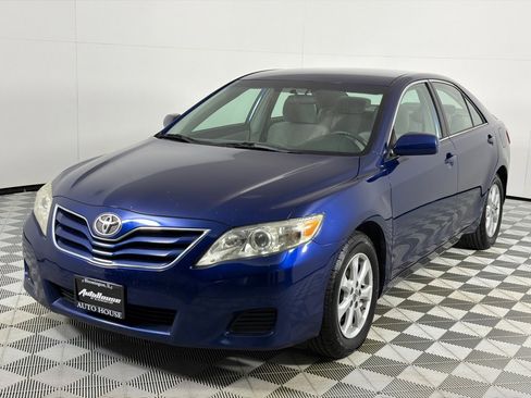Used 2010 Toyota Camry LE image 10