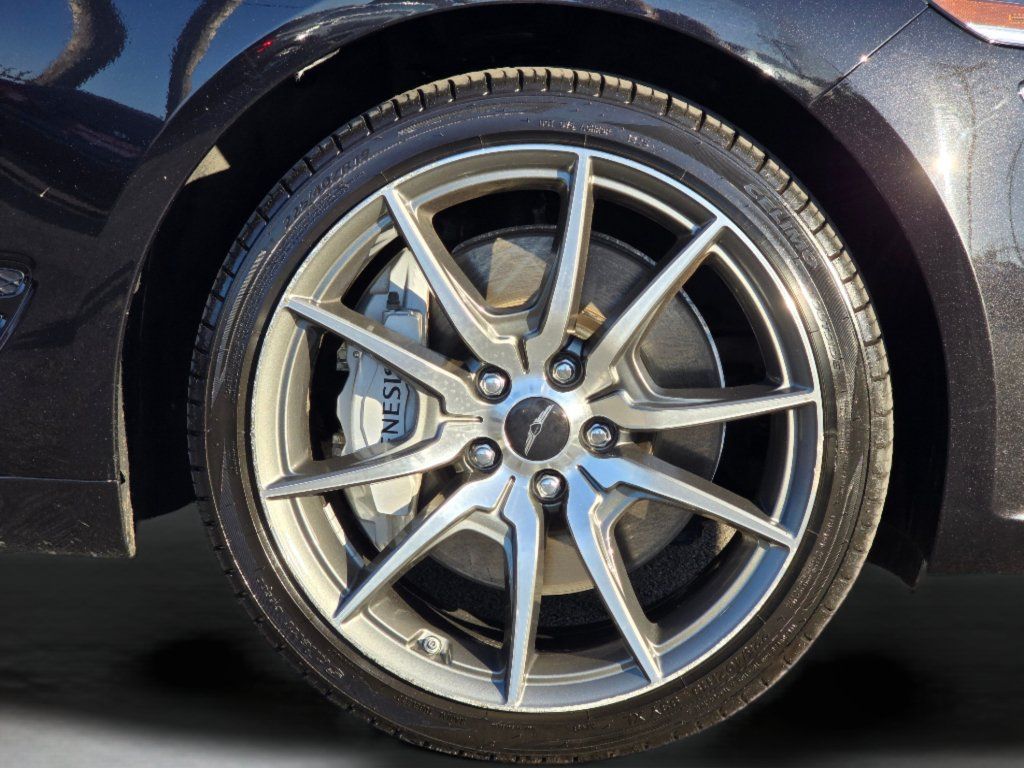 Used 2025 Genesis G70 2.5T RWD image 31