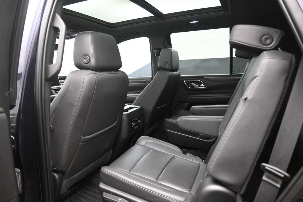 Used 2022 Chevrolet Tahoe Z71 w/ Luxury Package AWD/4WD image 25