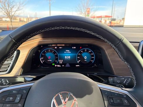 Certified 2025 Volkswagen Atlas SE image 17