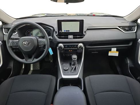 Used 2025 Toyota RAV4 LE image 9