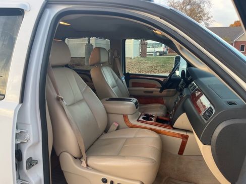 Used 2008 Chevrolet Silverado 3500 LTZ w/ EZ-Lift Tailgate Package image 21