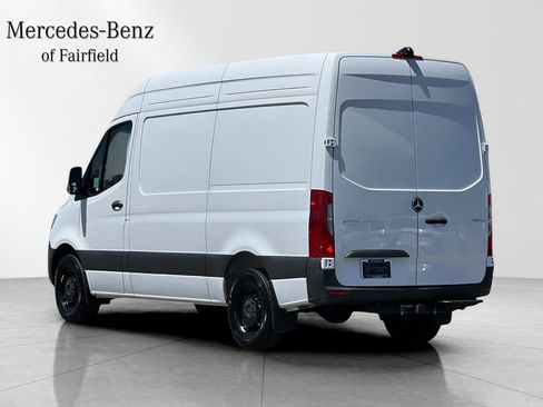 Used 2025 Mercedes-Benz Sprinter 2500 image 5