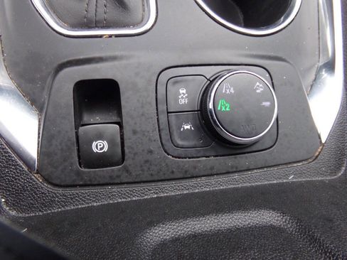 Used 2021 Chevrolet Traverse Premier w/ Redline Edition image 19