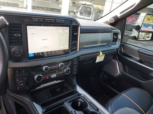 Used 2024 Ford F250 Platinum image 27