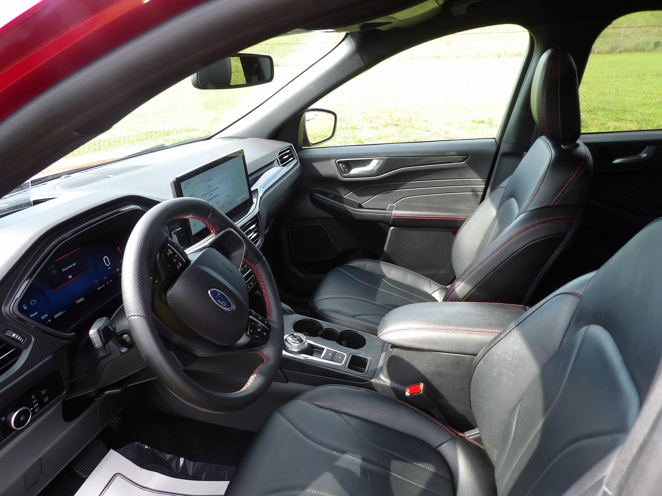 Used 2025 Ford Escape ST-Line Elite w/ Premium Technology Package AWD/4WD image 13