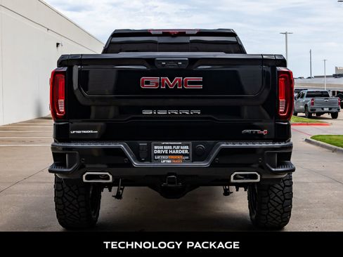 Used 2025 GMC Sierra 1500 AT4 w/ AT4 Premium Package AWD/4WD image 8