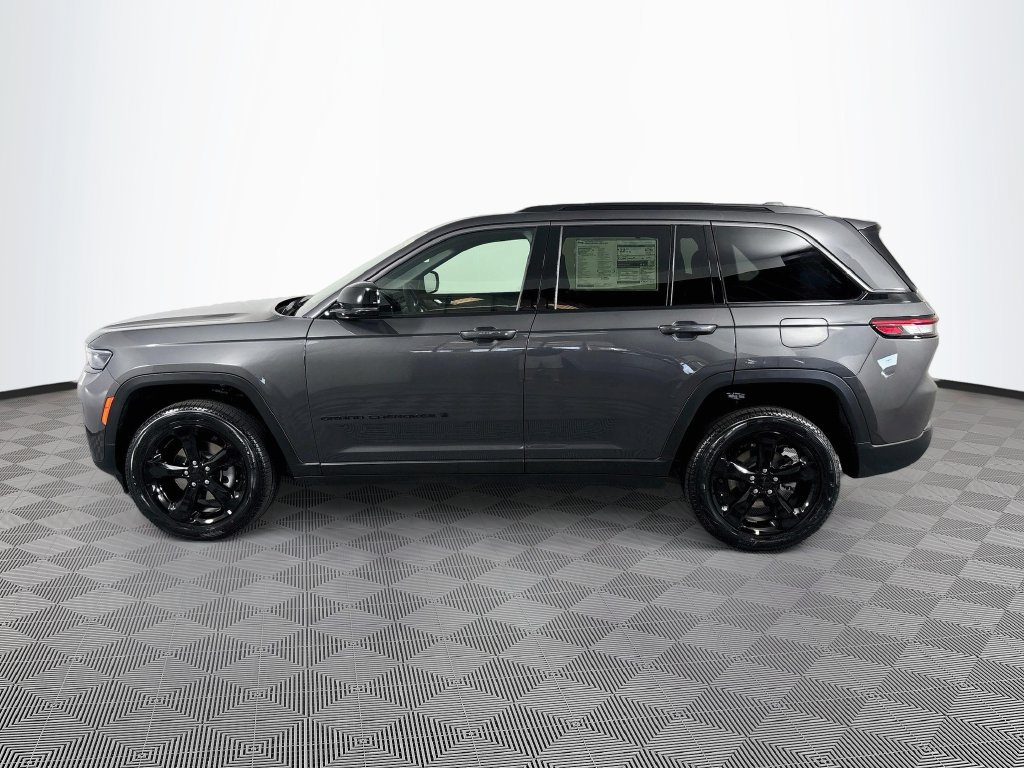 New 2026 Jeep Grand Cherokee Limited w/ Limited Altitude Package AWD/4WD image 2