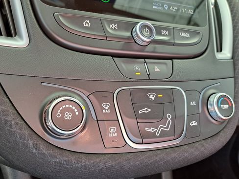 Used 2023 Chevrolet Malibu LS image 17