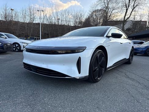 Used 2024 Lucid Air Touring image 1
