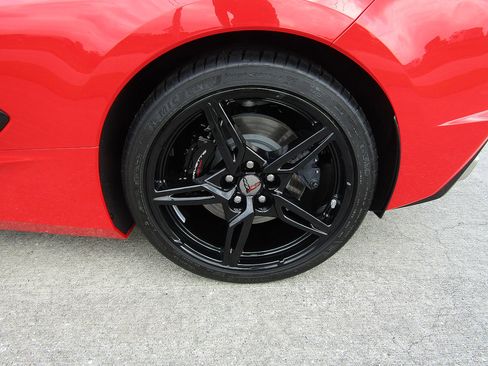 Used 2024 Chevrolet Corvette Stingray Premium Cpe w/ Z51 Performance Package RWD image 22