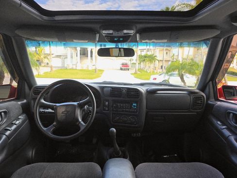 Used 2001 Chevrolet Blazer Xtreme w/ Preferred Equipment Group image 79