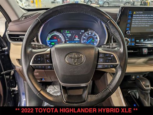 Used 2022 Toyota Highlander XLE image 24