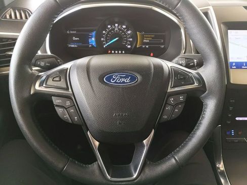 Used 2020 Ford Edge Titanium w/ Equipment Group 301A AWD/4WD image 18