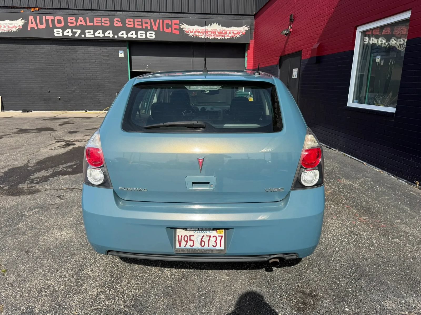 Used 2009 Pontiac Vibe w/ Preferred Package FWD image 5