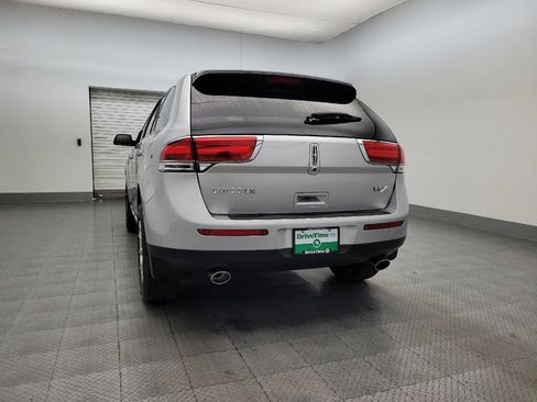 Used 2013 Lincoln MKX FWD image 6