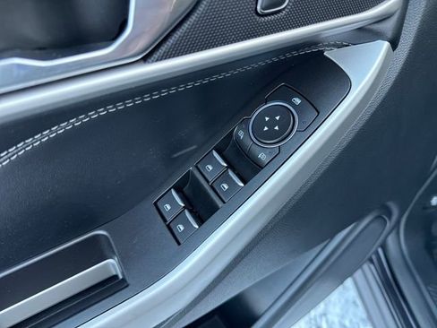 Used 2021 Ford Explorer XLT image 13