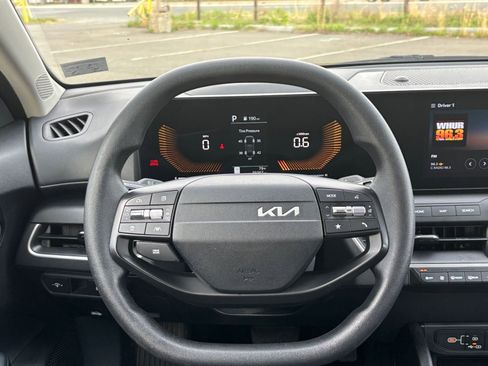 Used 2025 Kia K4 FWD image 33