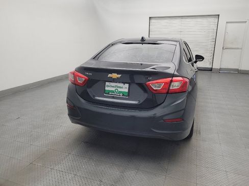 Used 2018 Chevrolet Cruze LT w/ Convenience Package FWD image 7