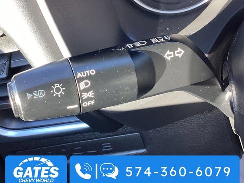 Used 2024 Nissan Rogue S AWD/4WD image 22