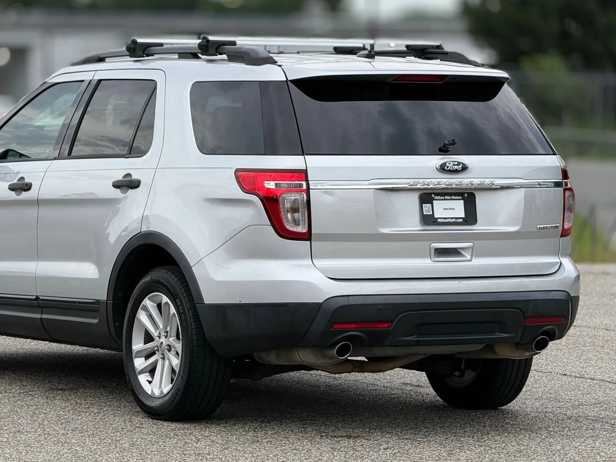 Used 2015 Ford Explorer FWD image 16