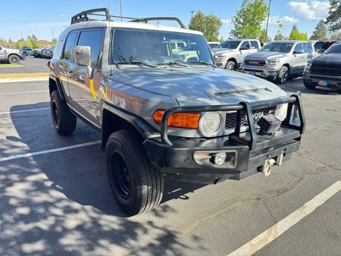 Used 2014 Toyota FJ Cruiser 4WD w/ Convenience Package image 7