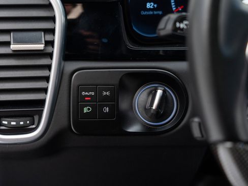 Certified 2023 Porsche Cayenne GTS AWD/4WD image 29