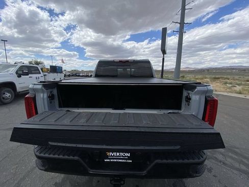 Used 2025 GMC Sierra 1500 AT4X AWD/4WD image 11