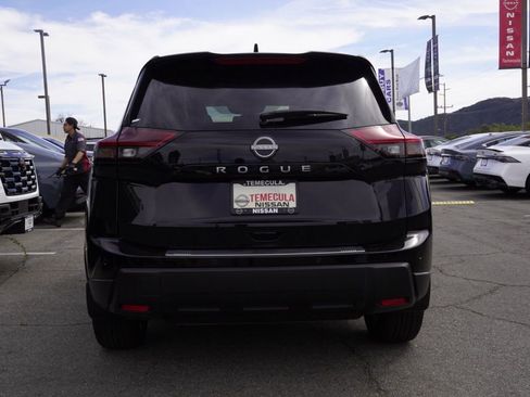 New 2025 Nissan Rogue SV w/ SV Premium Package image 5