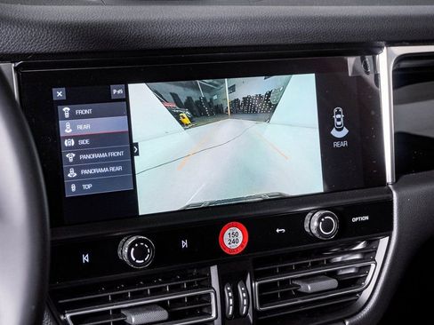 New 2026 Porsche Macan image 23