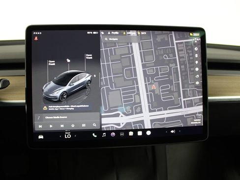 Used 2023 Tesla Model 3 Standard Range image 14