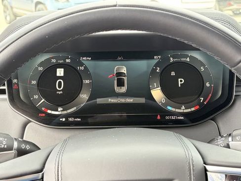 Used 2025 Land Rover Range Rover Sport SE image 10