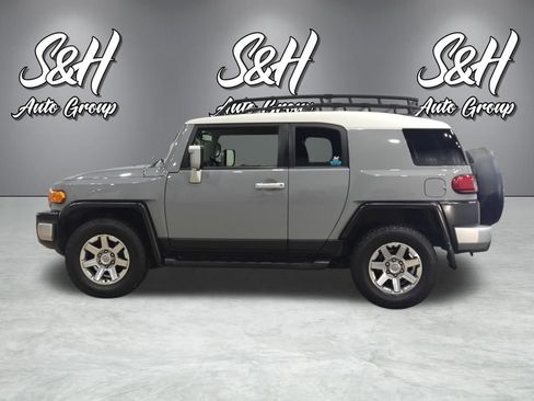 Used 2014 Toyota FJ Cruiser 4WD w/ Upgrade Package image 19