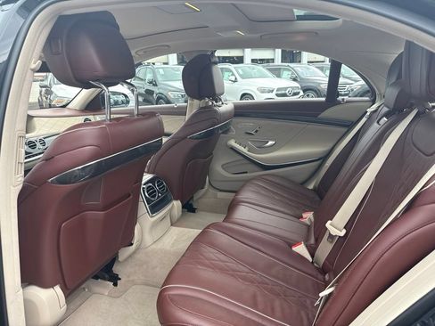Used 2019 Mercedes-Benz S 560 Sedan image 9