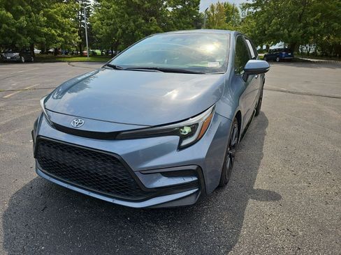 Used 2024 Toyota Corolla SE FWD image 2