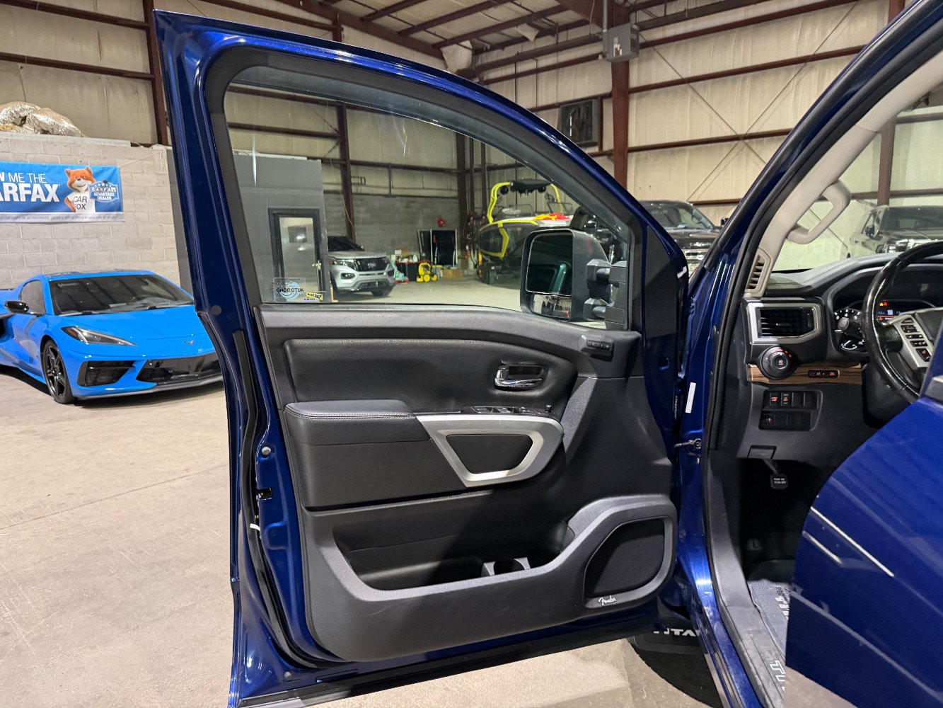 Used 2020 Nissan Titan SL w/ Moonroof Package AWD/4WD image 11