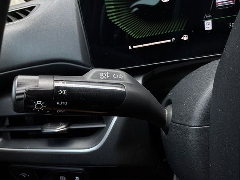 Used 2025 Kia K4 FWD image 36